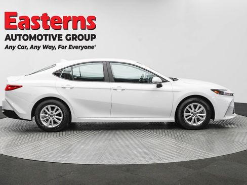 Used 2025 Toyota Camry LE image 4