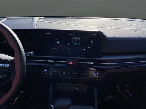 New 2026 Kia Sportage SX image 9