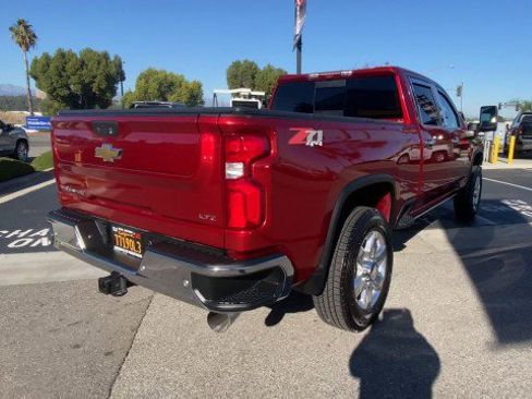 Used 2022 Chevrolet Silverado 2500 LTZ w/ LTZ Premium Package image 8