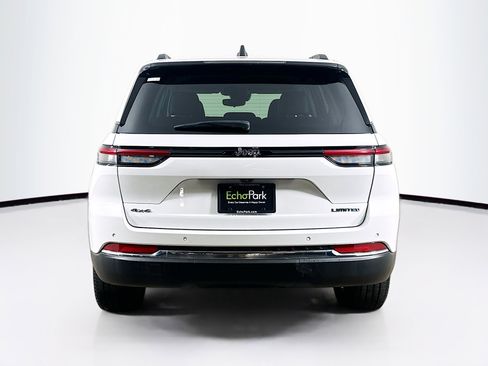 Used 2023 Jeep Grand Cherokee Limited w/ Trailer Tow Prep Group (B) AWD/4WD image 7