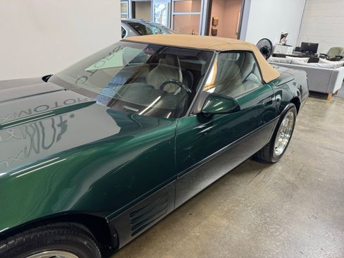 Used 1994 Chevrolet Corvette Convertible RWD image 5