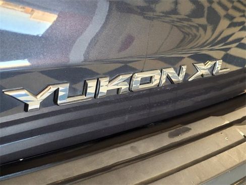 Used 2020 GMC Yukon XL SLT w/ Open Road Package image 7