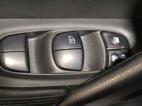 Used 2019 Nissan Rogue Sport SV AWD/4WD image 27