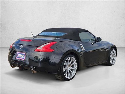 Used 2011 Nissan 370Z Roadster image 5