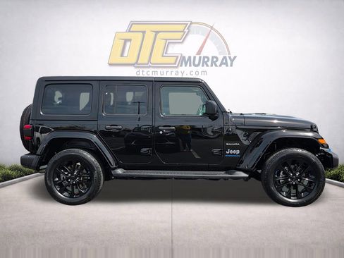 Used 2023 Jeep Wrangler Unlimited Sahara w/ Cold Weather Group AWD/4WD image 4
