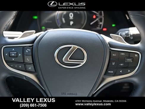 Used 2025 Lexus ES 300h w/ Premium Package FWD image 9