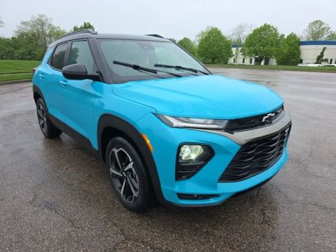 Used 2022 Chevrolet TrailBlazer RS w/ Technology Package image 2