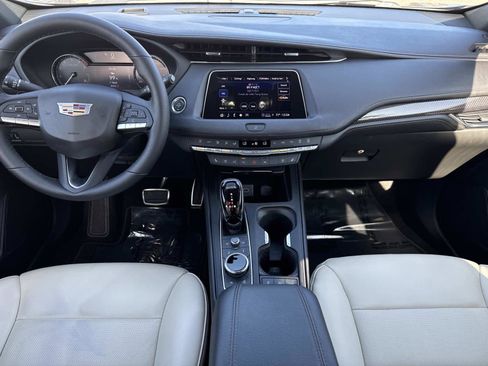 Used 2022 Cadillac XT4 Sport w/ Comfort Package image 15