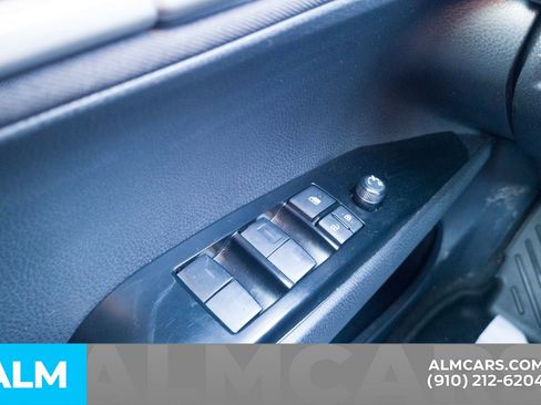 Used 2025 Toyota Camry LE image 34