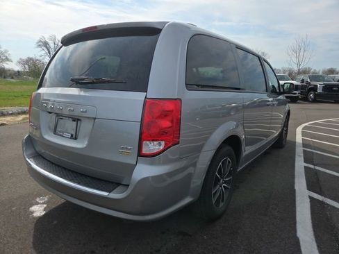 Used 2019 Dodge Grand Caravan GT FWD image 8