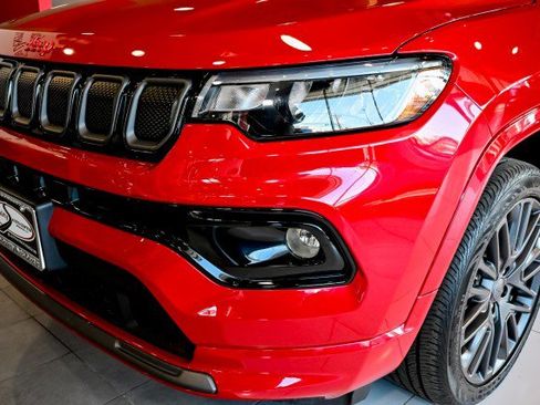 Used 2022 Jeep Compass Limited AWD/4WD image 9