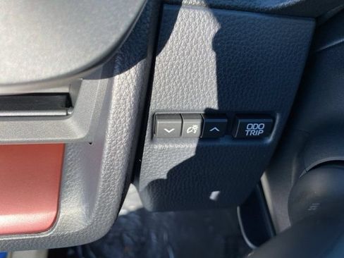 Used 2025 Toyota Prius Plug-In Hybrid FWD image 36