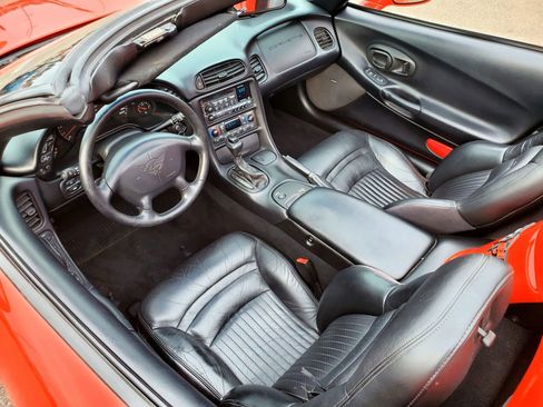 Used 2000 Chevrolet Corvette Convertible w/ Performance Handling Pkg image 20