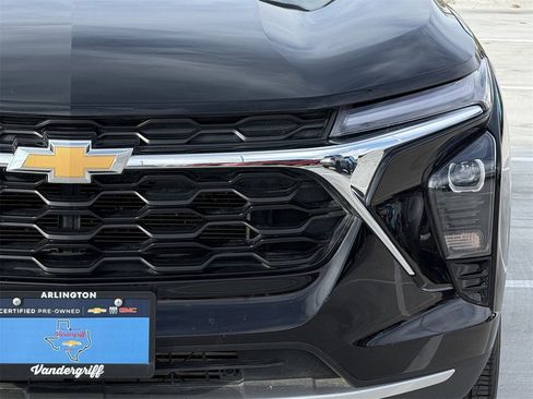 Certified 2025 Chevrolet Trax LT w/ LT Convenience Package image 9