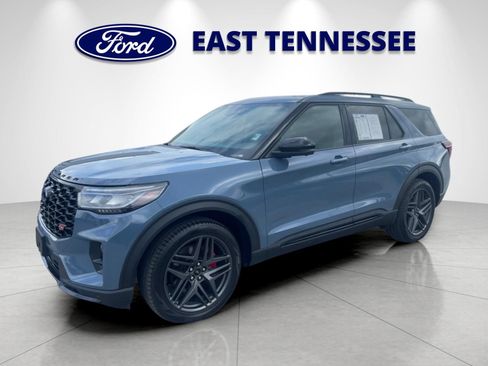 Used 2025 Ford Explorer ST RWD image 7
