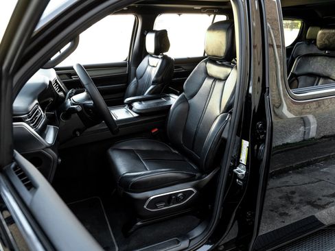 Used 2024 Jeep Wagoneer Series II w/ Convenience Group I image 35