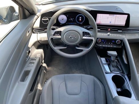 Used 2023 Hyundai Elantra SEL w/ Convenience Package FWD image 25