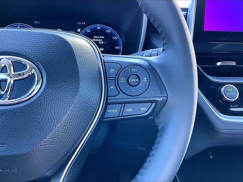 Used 2026 Toyota Corolla Cross XLE image 22