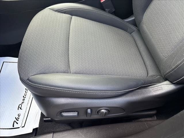 Used 2023 Buick Encore GX Select w/ Sport Touring Package FWD image 20