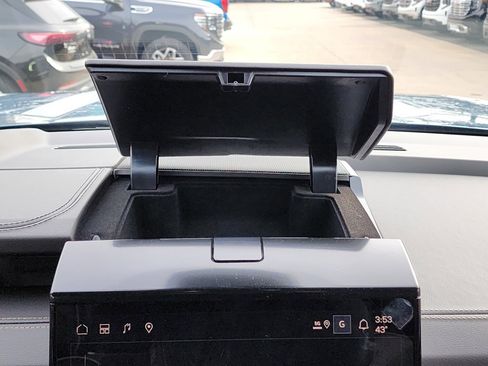 New 2025 GMC Yukon XL Elevation image 31