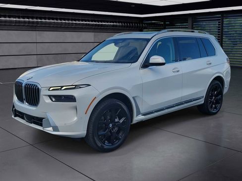 Used 2025 BMW X7 xDrive40i w/ Premium Package AWD/4WD image 1
