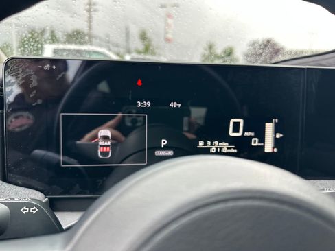 Used 2025 Nissan Kicks SV FWD image 21