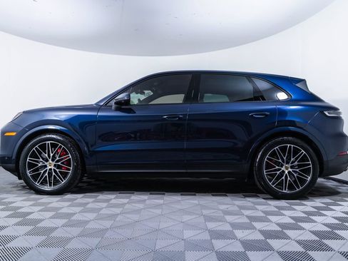 Certified 2024 Porsche Cayenne S AWD/4WD image 2