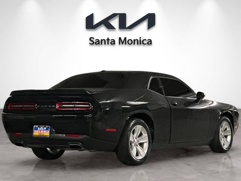 Used 2023 Dodge Challenger SXT image 6
