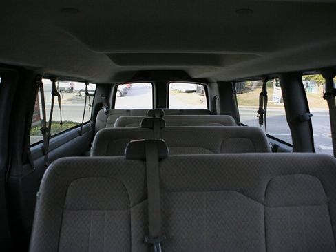 Used 2016 Chevrolet Express 3500 LT w/ LT Preferred Equipment Group image 16