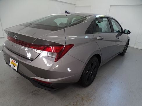 Used 2023 Hyundai Elantra SEL FWD image 19