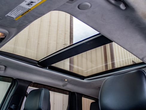 Used 2021 Jeep Grand Cherokee Summit AWD/4WD image 26