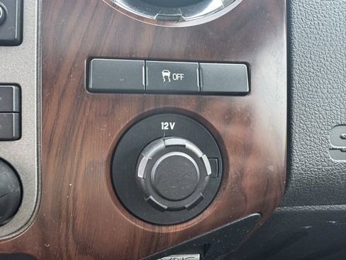 Used 2011 Ford F250 Lariat w/ Lariat Interior Pkg image 17