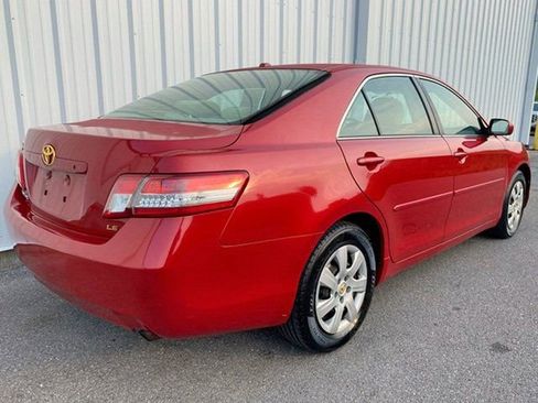 Used 2011 Toyota Camry LE image 4