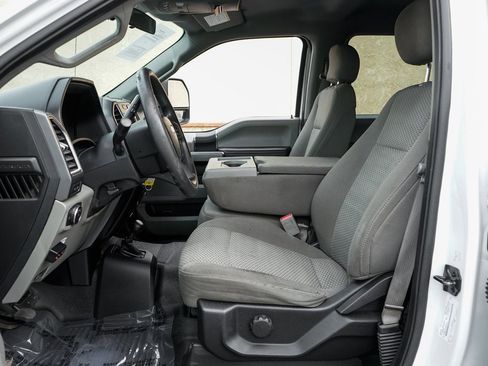 Used 2017 Ford F550 4x4 Crew Cab Super Duty image 19