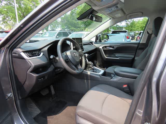 Used 2025 Toyota RAV4 XLE AWD/4WD image 2