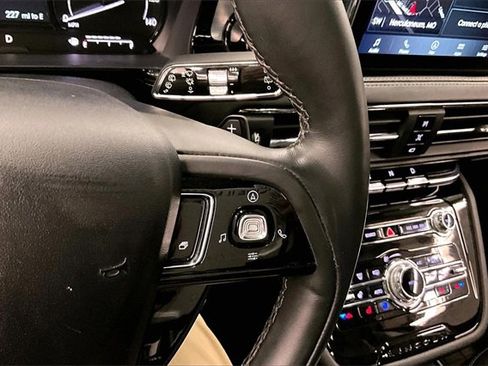 Used 2022 Lincoln Corsair AWD w/ Premium Package image 25