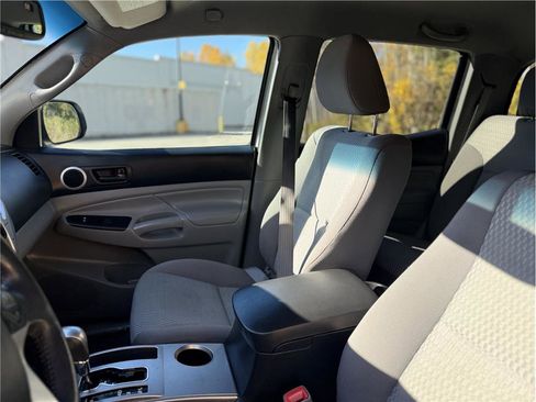 Used 2015 Toyota Tacoma 4x4 Double Cab image 17