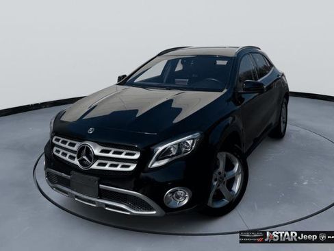 Used 2020 Mercedes-Benz GLA 250 4MATIC w/ Premium Package image 1