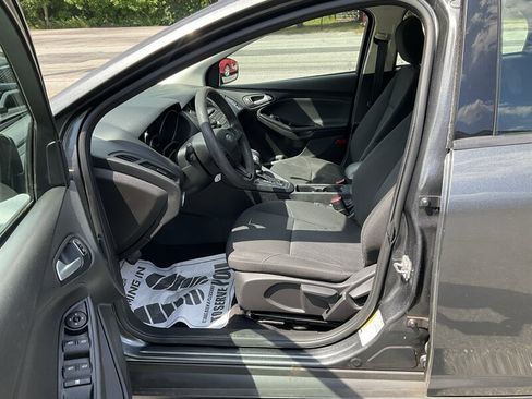 Used 2017 Ford Focus SE FWD image 12