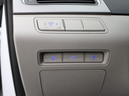 Used 2017 Hyundai Sonata SE FWD image 13