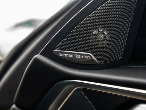 Used 2022 BMW M4 xDrive Competition w/ M Carbon Exterior Package AWD/4WD image 19