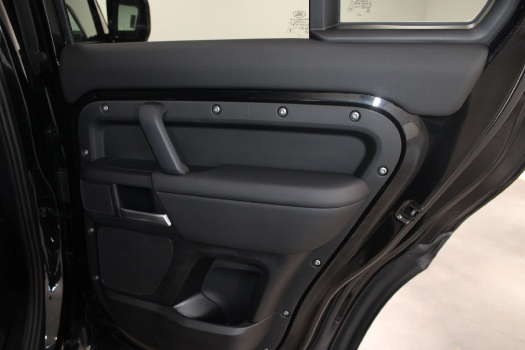 Used 2025 Land Rover Defender 110 S AWD/4WD image 28