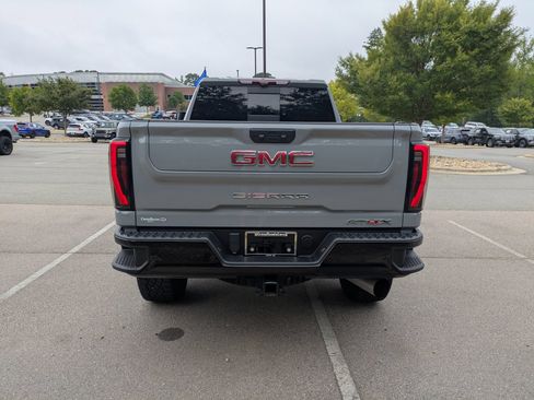 Used 2024 GMC Sierra 2500 AT4X AWD/4WD image 5