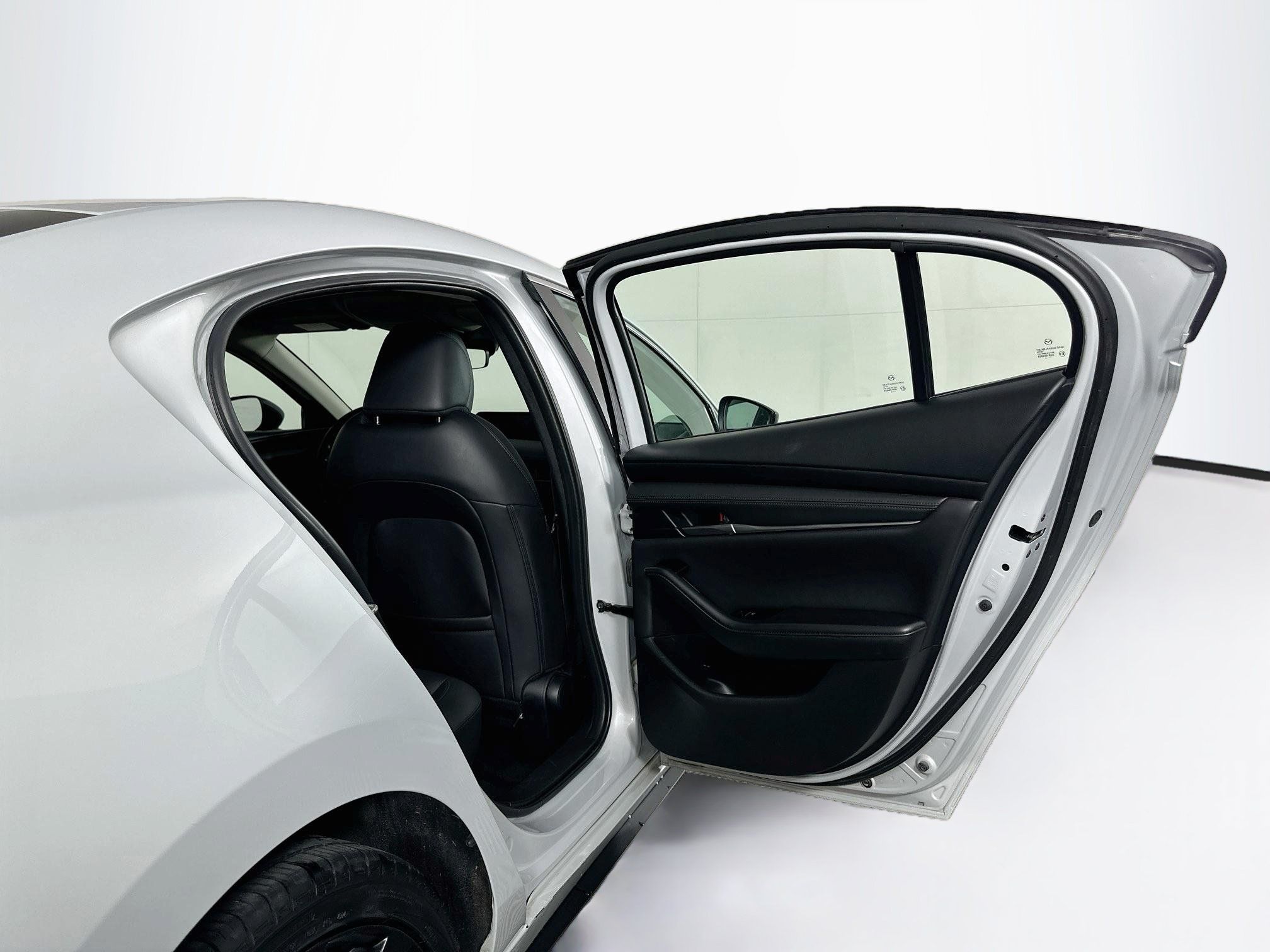 Used 2024 MAZDA MAZDA3 s FWD image 29