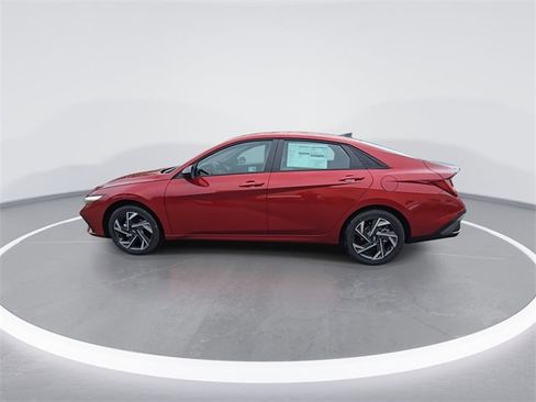 New 2025 Hyundai Elantra SEL image 5