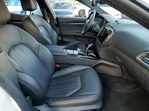 Used 2022 Maserati Ghibli Modena Q4 image 34