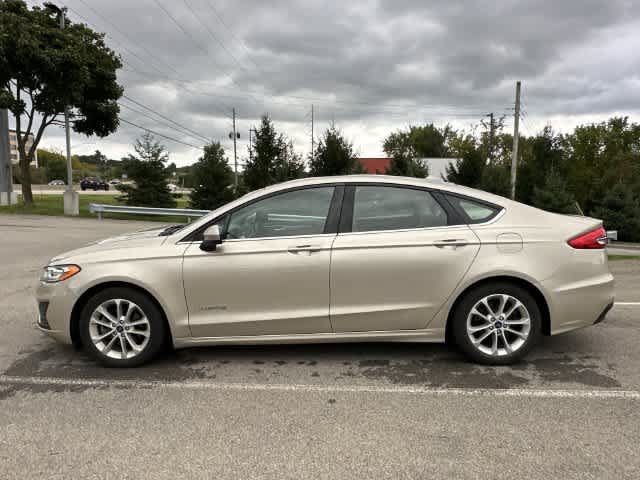 Used 2019 Ford Fusion SE FWD image 2