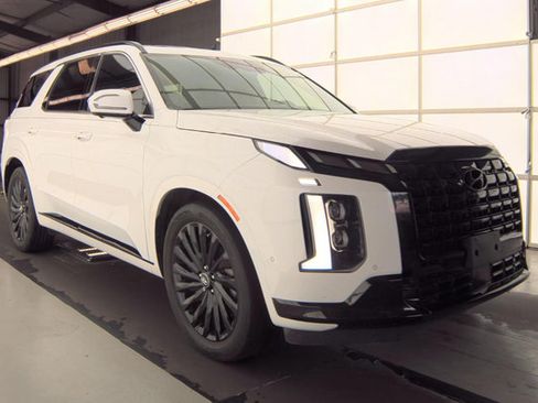 Used 2024 Hyundai Palisade Calligraphy AWD/4WD image 2