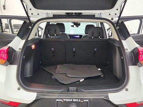 Used 2025 Buick Encore GX Preferred FWD image 19