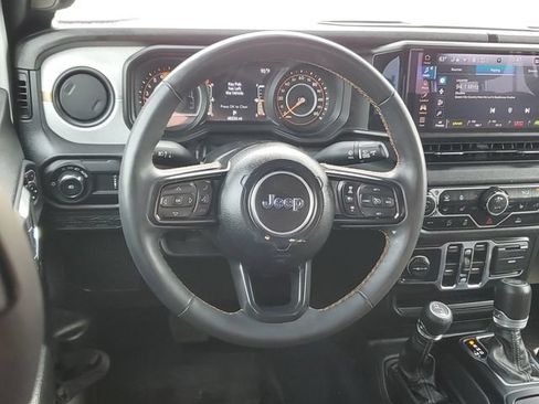 Used 2024 Jeep Wrangler Unlimited Sport AWD/4WD image 12